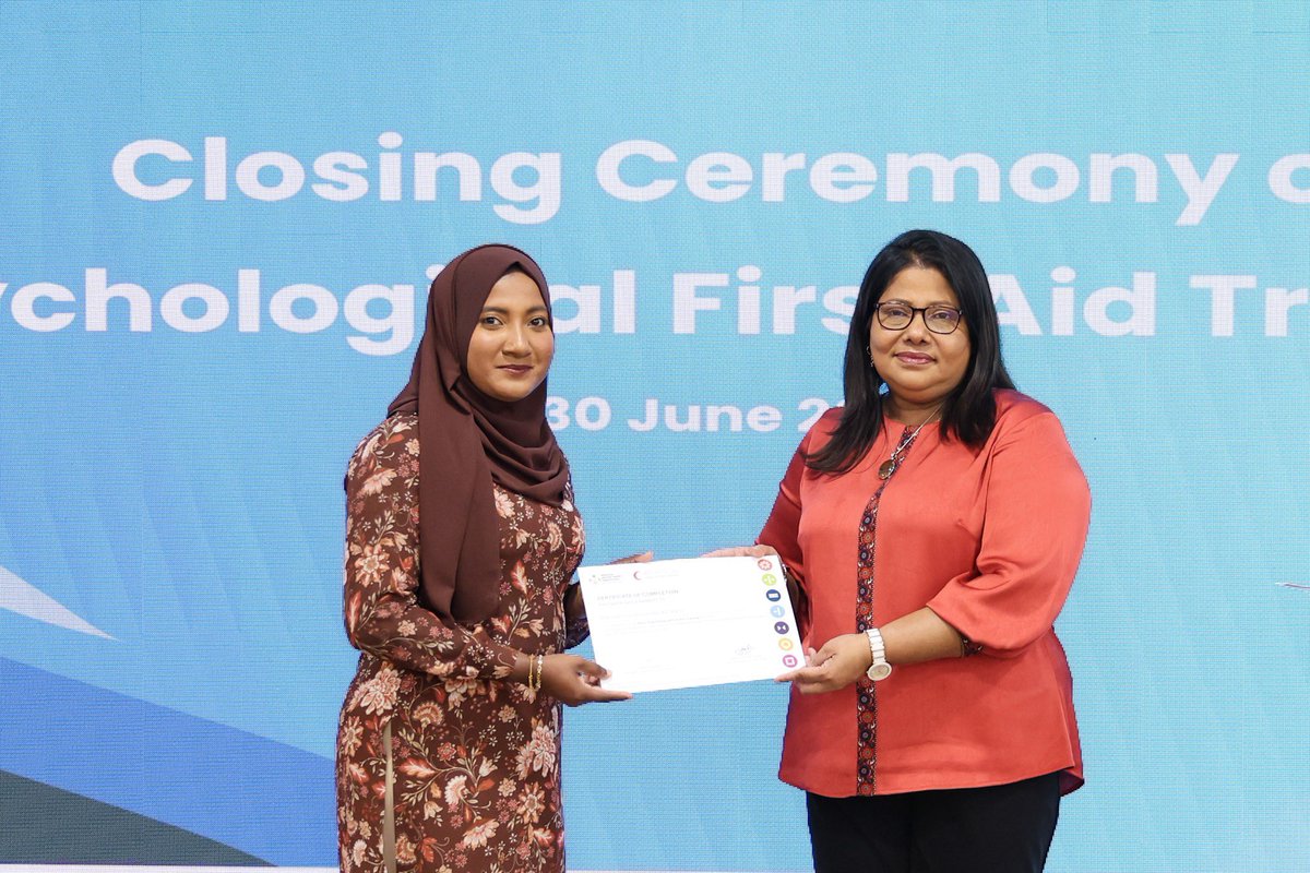 MoHmv's tweet photo. Minister @geelaali attended the Closing Ceremony of the Psychological First Aid – First Responders Training Program as Chief Guest, held in collaboration with the Maldivian Red Crescent (@maldivianrc ), to strengthen first responders’ psychological support skills. https://t.co/OP2hcAihLa