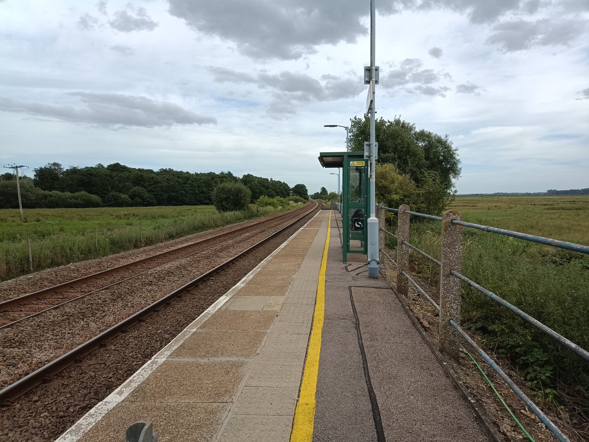 tuckerb93's tweet photo. Buckenham station (29 June) https://t.co/xVvmxOL1Hs
