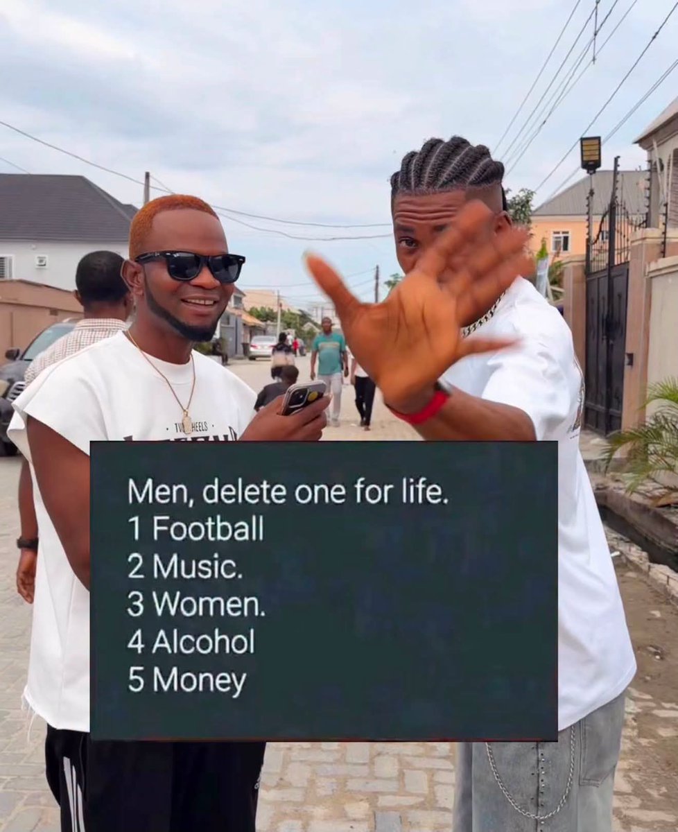 Timelesspics001's tweet photo. Guys which one are you deleting and why? https://t.co/oXxIhhuOW1