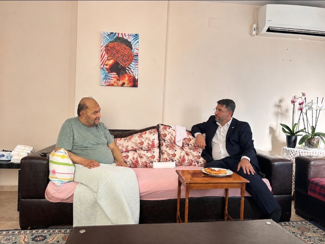 HudaParAdana's tweet photo. 📍 Çukurova

İl Başkanımız Sayın Fethullah Beyazçiçek ve İlçe Başkanımız Sayın Hüseyin Ayaydın ile birlikte Sayın Cengiz Çavuşoğlu'nu ziyaret etti.

Nazik misafirperverliği için kendisine teşekkür ediyor, Cenab-ı Allah'tan sağlık, huzur ve bereket dolu bir ömür diliyoruz.
#HÜDAPAR #Adana #Çukurova