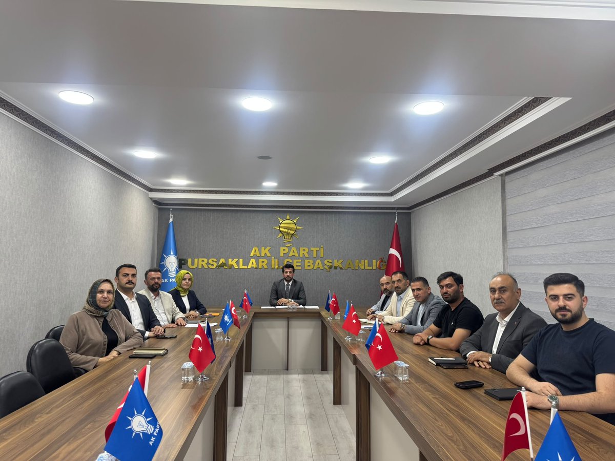 AKPURSAKLAR's tweet photo. Haftalık Olağan Yürütme Kurulu Toplantımızı İlçe Başkanımız Sn. İbrahim KOPAN Başkanlığında Başkan Yardımcılarımız ile Gerçekleştirdik.
@abuyukgumus @hakanhanozcan @ibrahim_kopan @kurtcancelebi @AkpartiAnkara https://t.co/tNZLPxfQ6S