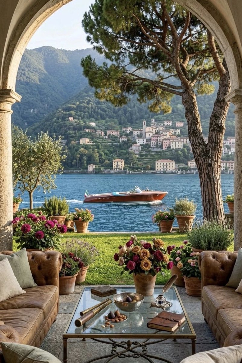 W0rld2026's tweet photo. Lake Como, Italy 🇮🇹 https://t.co/KoxCNVPtdq