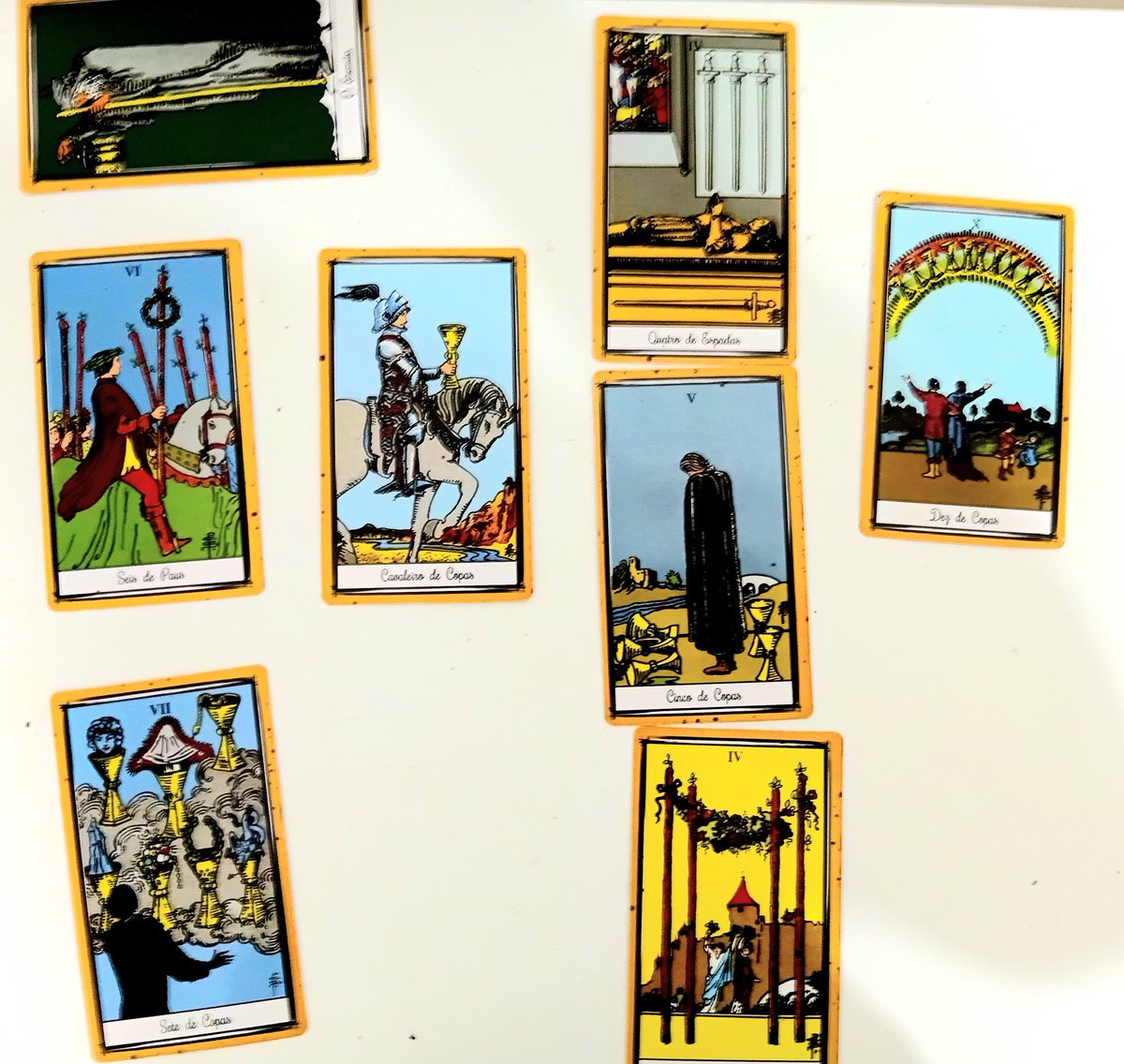 foolikeda's tweet photo. Oii, estou com a mesa aberta para consultas com o tarot ✨️ https://t.co/0PpnLJK21Y