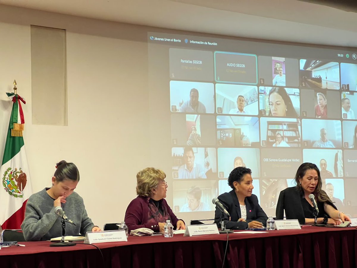 Bety_Olivares's tweet photo. Ayer me reuní con los compañer@s responsables de las zonas de paz, de las dependencias gubernamentales la @SEGOB_mx, @SSPCMexico, @SEP_mx, Secretaría del Trabajo y Previsión Social y del @DIF_NMX; pudimos dialogar e intercambiar puntos de vista sobre el desarrollo de los trabajos que en conjunto realizamos.

Seguiremos impulsado la construcción de una cultura de paz, acompañada de bienestar.

#HumanismoMexicano
#PrimeroLosPobres
#LosJóvenesUnenAlBarrio 🇲🇽❤️