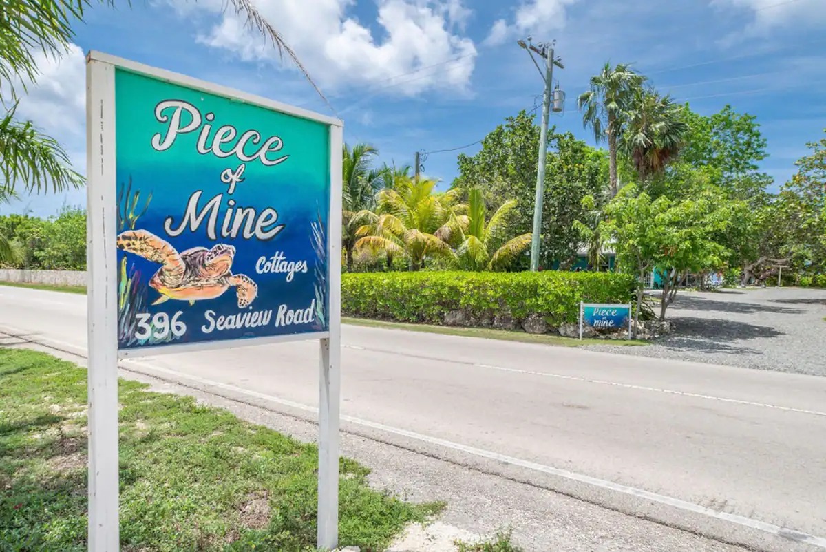 PoMBeachFrVilla's tweet photo. 🌴 Visit Piece of Mine, Beachfront Villa #1 and make your dream holiday come true. 
Start your day with amazing views of the ocean, enjoy relaxing walks.
 Book now:
📍 East End, Grand Cayman
+1 345-916-0709
travelplus72@gmail.com
.
#GrandCayman #CaribbeanVacation #PieceOfMine https://t.co/Xwksq2kL5w