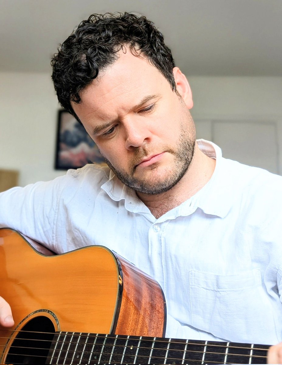 rmirvinewrites's tweet photo. Some days there's a fine line between playing until you nail Blackbird, and banging your head against a wall... https://t.co/J1EWylfEIp