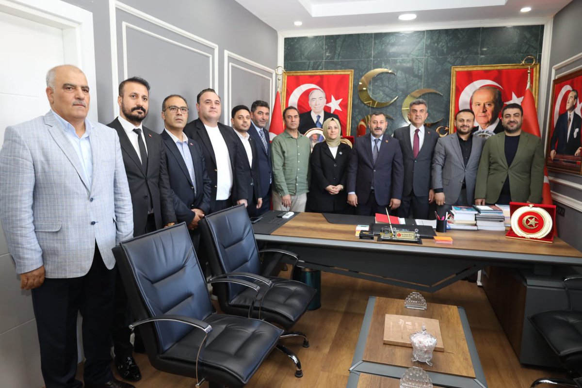 mbagmanci63's tweet photo. AK Parti Şanlıurfa İl Başkanımız Sn. Mehmet İlhami Günbeği, İl Kadın Kolları Başkanımız Sn. Zehra Ay, Eyyübiye İlçe Başkanımız Sn. Süleyman Elgün ve Karaköprü İlçe Başkanımız Sn. Orhan Çelik ile birlikte;

Cumhur İttifakı ortağımız Milliyetçi Hareket Partisi (MHP) Şanlıurfa İl Başkanı Sn. Osman Mutlu ve yönetim kuruluna hayırlı olsun ziyaretinde bulunduk.

Göreve gelen Sn. Osman Mutlu’ya ve değerli yönetim kurulu üyelerine başarılar diliyor, misafirperverlikleri için teşekkür ediyoruz. 

Birlikteliğimiz daim olsun.

#AKParti #MHP #Cumhurİttifakı #Şanlıurfa #haliliye 

@RTErdogan @abuyukgumus @bybekirbozdag @acarfaruka @AKGMTeskilat @hakanaksu058 @farukaytek @ensartopcu @milhamigunbegi @eczosmanmutlu @AkHaliliiye @ZehraAy063 @ElgunSuleyman @avorhancelik @Sanliurfa_MHP