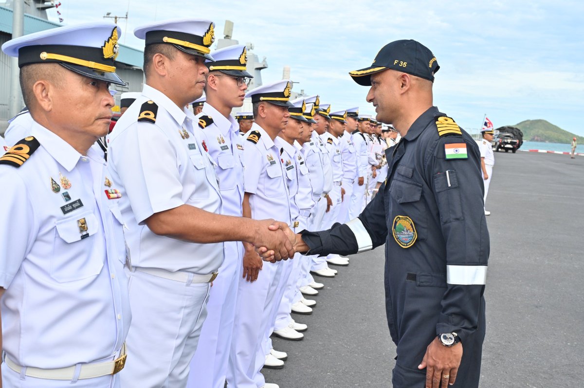 indiannavy's tweet photo. 🇮🇳🤝🇹🇭⚓ #BridgesofFriendship

Ships of the #IndianNavy's Eastern Fleet concluded their visit to Sattahip, Thailand with a warm farewell ceremony hosted by the #RoyalThaiNavy.

As part of the visit,  professional exchanges, a combined #Yoga session, sporting engagements, and ship visits were conducted.

#MAHASAGAR
#IONS #MaritimeSecurity #ActEast

@prroyalthainavy 
@IN_HQENC  @IndiainThailand