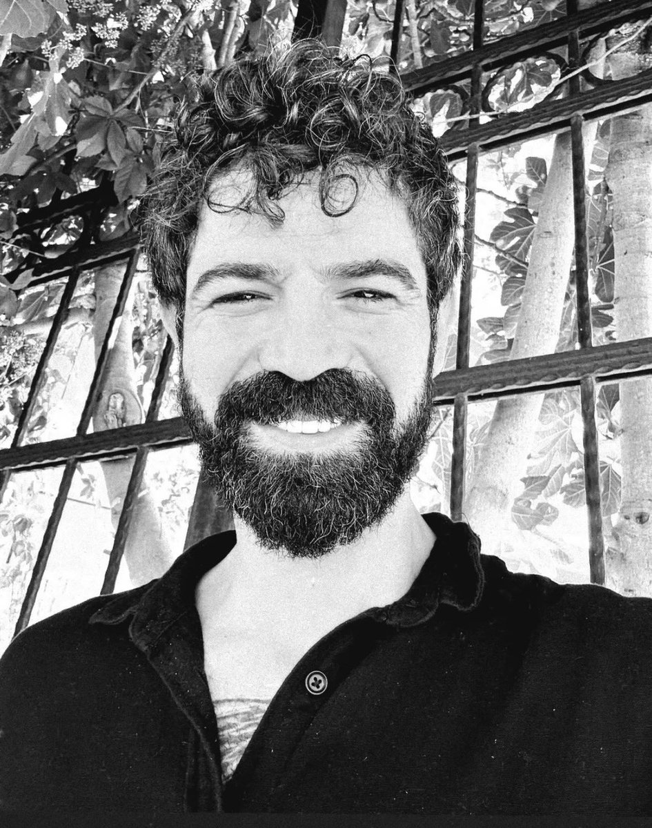 orhaniin's tweet photo. Bin renkli kötü hikayeden daha kıymetli siyah beyaz bir kare https://t.co/NZwLLnRtVB