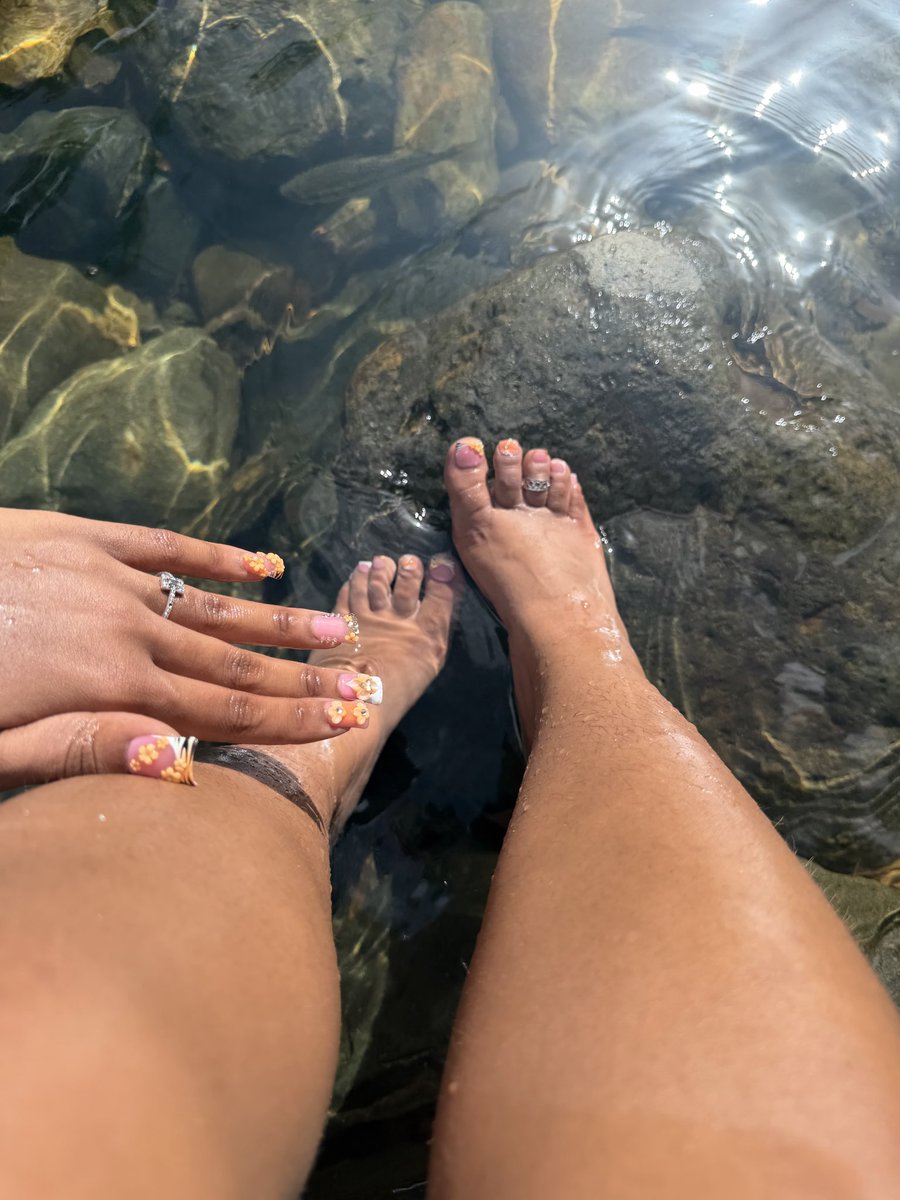 1mfslut's tweet photo. 🫵🏽👅🦶🏽 https://t.co/meNbSCwb63