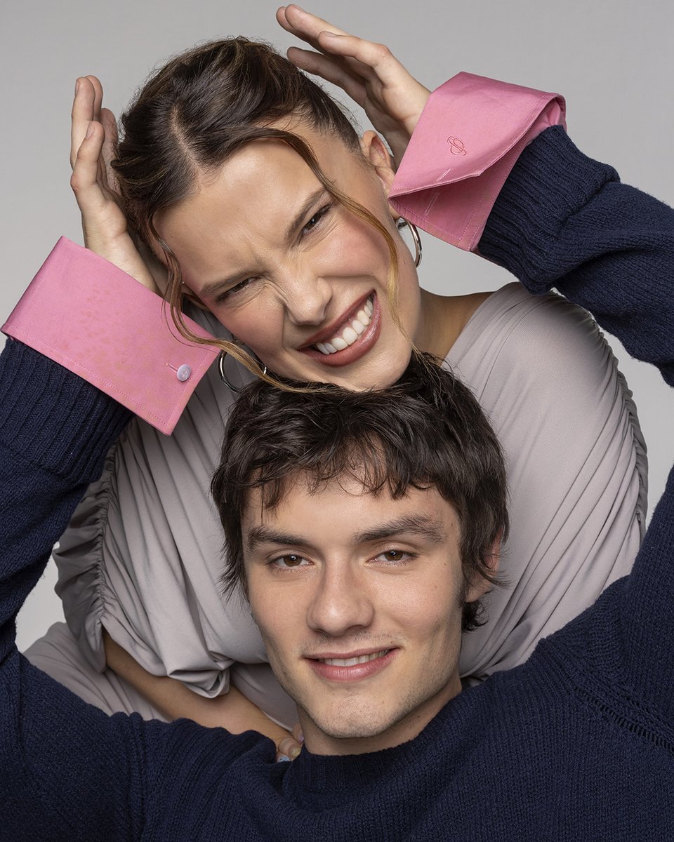 NetflixES's tweet photo. Millie Bobby Brown y Louis Partridge 💖. 'Enola Holmes 3' llega mañana. https://t.co/0P2Zcj3OZn