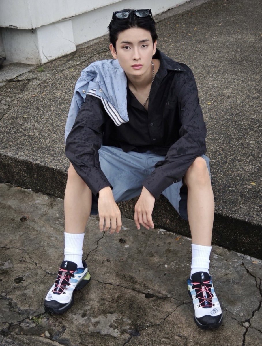 i2umeffyz's tweet photo. อมกกก หล่อมาก โคตรหล่ออะ ขออนุญาตกราบได้มั้ย พี่คือพ่อของหนู แอบไปไถผมข้าง ๆ มาป่ะเนี่ย 😭♥️

#KHUNPOL https://t.co/amw039eGdV