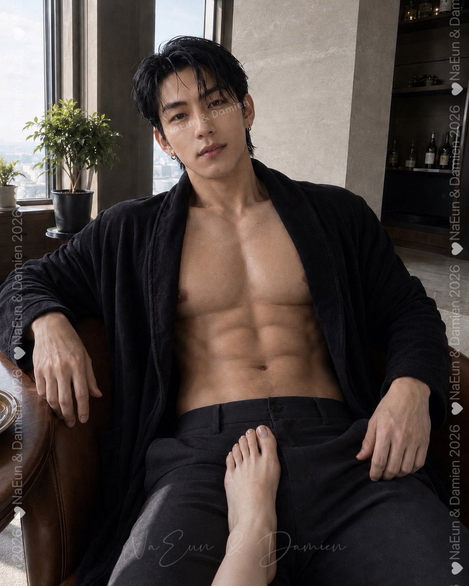 noirmielrue's tweet photo. 《踩踩樂 - 長褲版》
小貓踩踩. 但用腳🦶🏻

正在跟男短褲版拼了😤
#noirmielrue #ai #aigeneratedimages  #images2 #aiart https://t.co/Ogyxhd9BsY