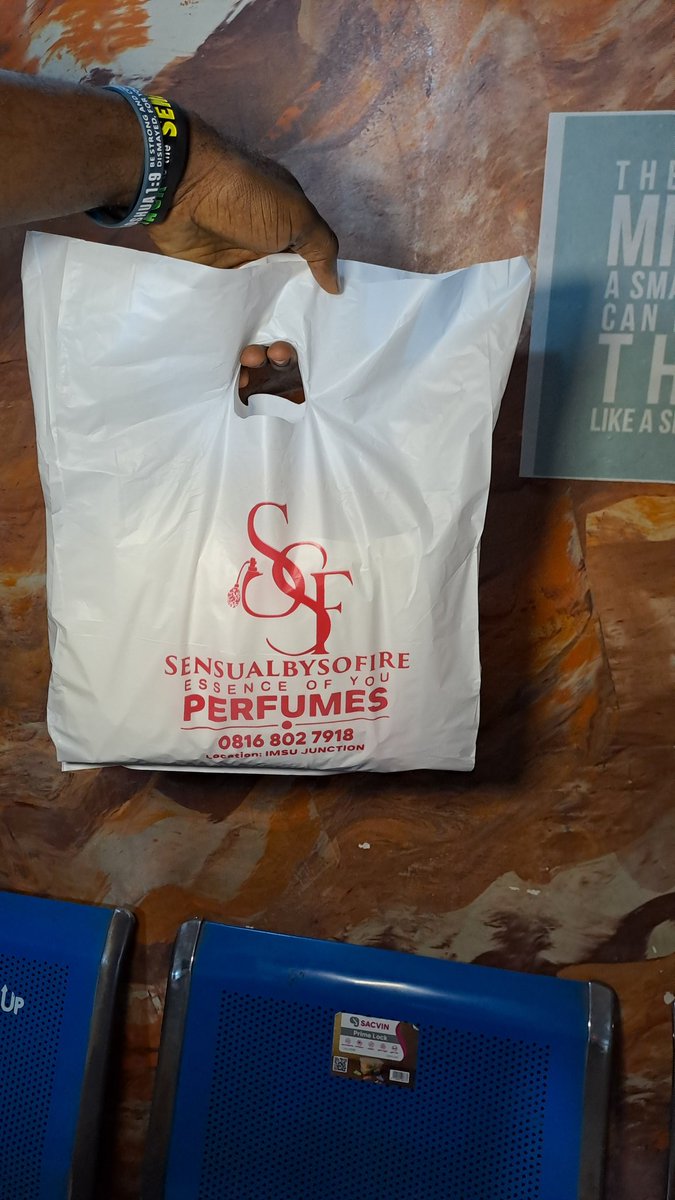 grafixmasterman's tweet photo. Your small business needs visibility with custom branded nylon bags. #Grafixbymasterman #owerri #printing #printsolutions #advertising #branding #nylonprinting #nylonbag https://t.co/2XF6eadQPk