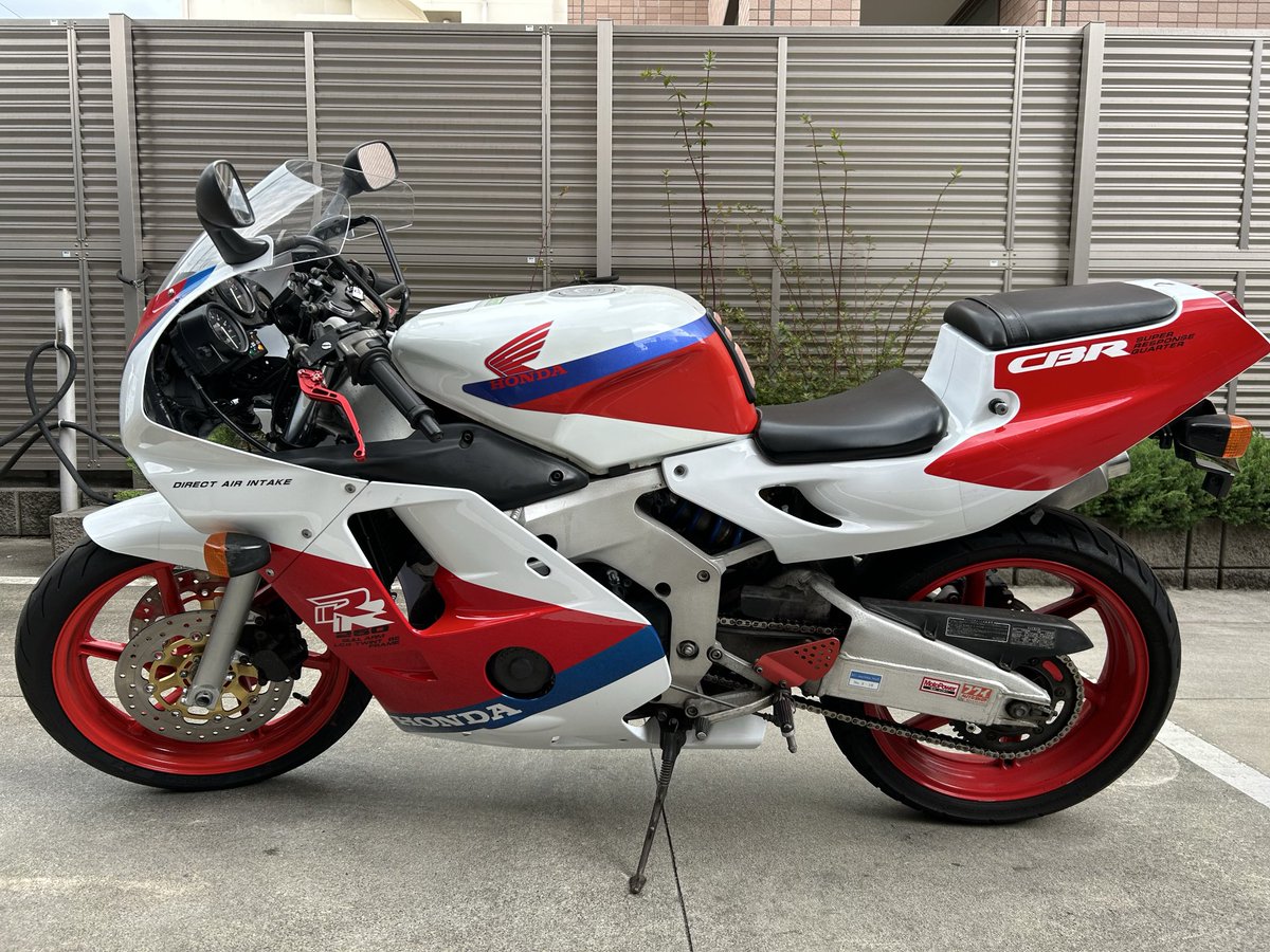 RRR8191's tweet photo. 6月終わったー
ばんざーいばんざーい！

怒涛の仕事から解放されるー

ちょっと残りをやっつければ、楽しみな夏休み。

長崎に行く予定です。

7月からは、少しのんびり生活します。

おやすみなさい。 https://t.co/FXNcbSM1KX