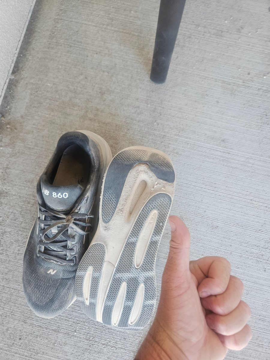 trail_runner_00's tweet photo. I posted about how I liked the soles of my new shoes on June 8th. Well here it is June 30th, &amp; I'm still pleased with my NB 860s. I've run a lot on some rugged desert trails, other shoes would be falling apart by now. https://t.co/E5iApTin7F