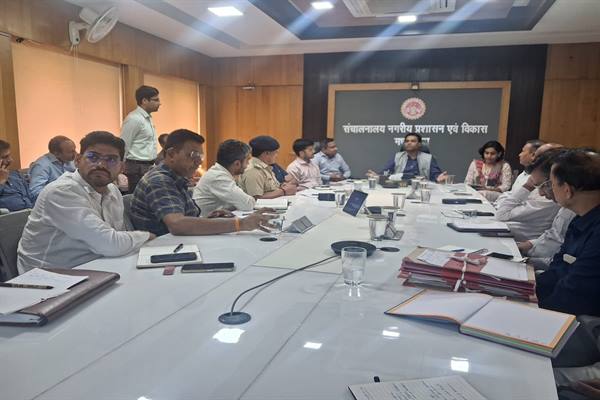 mpurbandeptt's tweet photo. भोपाल मेट्रो के समयबद्ध और गुणवत्तापूर्ण कार्य के लिए सभी विभाग आपसी समन���वय से करें काम : आयुक्त श्री भोंडवे

भोपाल मेट्रो परियोजना के स्टेकहोल्डर्स की कोऑर्डिनेशन बैठक हुई

RM: https://t.co/20VVoDuF9D

@drmohanyadav51

#UrbanDevelopmentMP #JansamparkMP #MadhyaPradesh https://t.co/LW8OPUBhvq