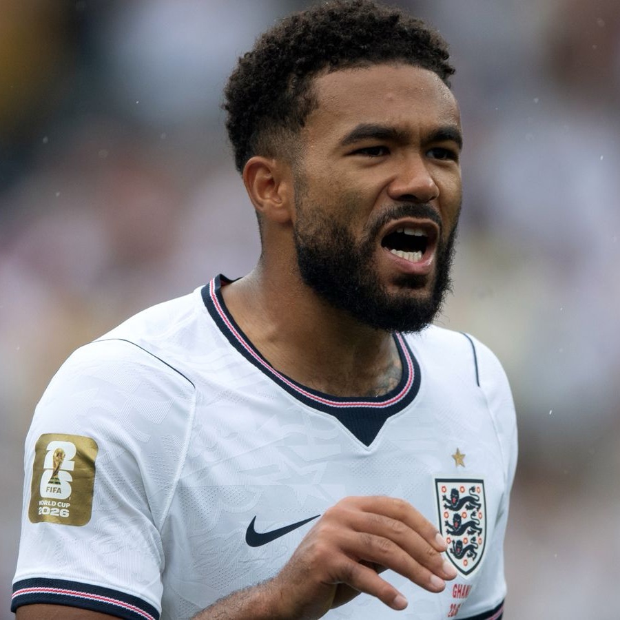 goalsside's tweet photo. 🚨🚨| JUST IN: England face a right-back crisis ahead of their World Cup last-32 clash vs DR Congo. 

Reece James (hamstring) and replacement Jarell Quansah (𝐀𝐍𝐊𝐋𝐄 𝐈𝐍𝐉𝐔𝐑𝐘) both doubtful. 🤕🏴󠁧󠁢󠁥󠁮󠁧󠁿

[@Independent] https://t.co/bZ70nvM4pq