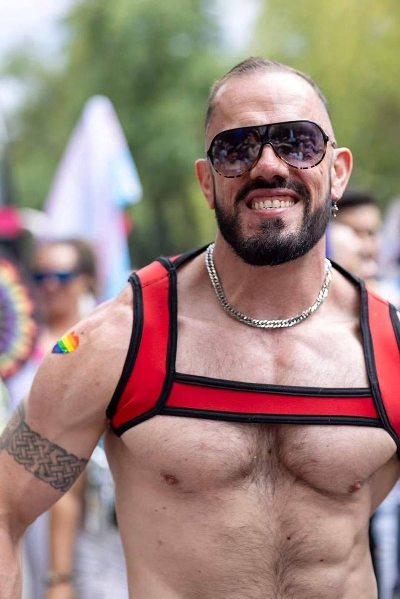 NoMiCielaMex's tweet photo. Mis Cielas 💅🏼

A nuestra hermana del Twitter fuerte ahora X, la marcha del orgullo nomás NO la suelta. Es una relación tóxica de la que ya no sabemos cómo sacarla. 😩👇
​El recuento de los daños:
​2024: Salió atacada y deprimida porque nadie le pidió las fotos que… https://t.co/T5z326LEkz