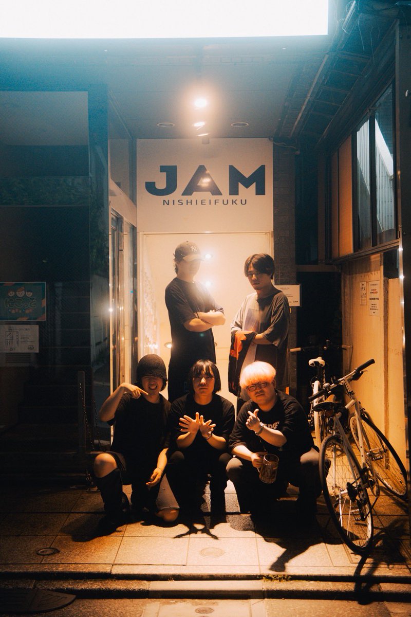 Asylum_jpn's tweet photo. JAMありがとう:)
Dr.遠藤は今日で一旦活動休止です、2年間ありがとう！
Asylumは引き続き活動していきます、
今やばい新曲たくさん作ってるから楽しみにしといて

📸@saku_photooo https://t.co/wb6Y5GnvpE