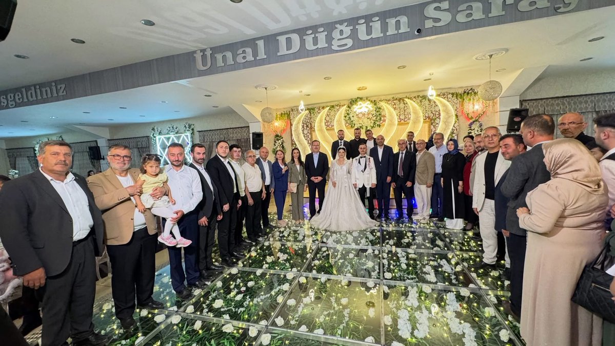sevgilioglu's tweet photo. Molla Köyü önceki dönem Muhtarı Mehmet Pilavoğlu’nun oğlu
💍 Emirhan Pilavoğlu ile Gamze Himmetoğlu,

Kastamonuspor futbolcusu
💍 Faruk Öcal ile Yasemin Sermetçioğlu,

💍 Ufuk Doğancıoğlu ile İrem Çelikkıran,

💍 Ozan Cırdı ile Çiğdem Külahsızoğlu

çiftlerimizin düğün merasimlerinde mutluluklarına ortak olduk.

🤲 Cenab-ı Allah’tan niyazımız; kurdukları yuvaları huzur, muhabbet, bereket ve sadakat üzere daim eylemesi, ömürlerini sağlık, afiyet ve saadet içerisinde geçirmelerini nasip etmesidir.

Genç çiftlerimizi gönülden tebrik ediyor, kıymetli ailelerine hayırlı olsun dileklerimizi iletiyor; Rabbim birlik ve beraberliklerini daim, muhabbetlerini baki eylesin diyoruz