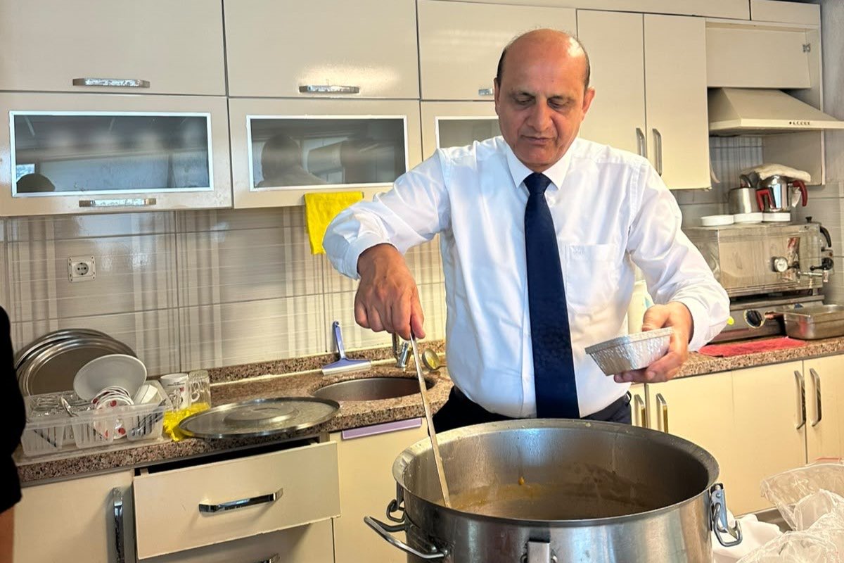 tarsusmem1's tweet photo. Birlik, beraberlik ve kardeşlik aşure kazanında buluştu.

İlçe Milli Eğitim Müdürlüğümüzde, paylaşmanın, bereketin ve dayanışmanın simgesi olan Aşure Günü dolayısıyla aşure ikram etkinliği gerçekleştirildi.

@valiatillatoros
@MersinMEM
@Muhammed0744
@g_tarsus
@m_anteplioglu66 https://t.co/QVFwo0bbUK