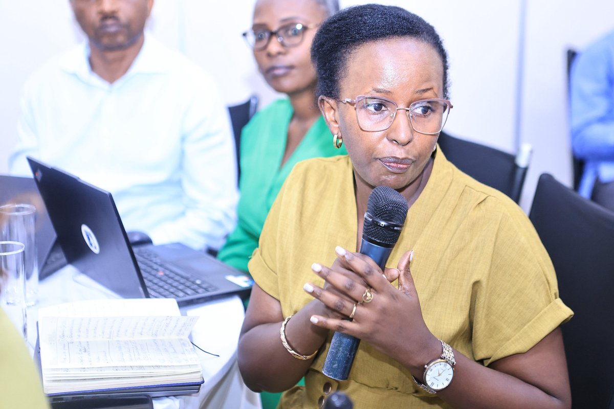 RwandaGender's tweet photo. MIGEPROF met stakeholders to strengthen the implementation of Rwanda's Third National Action Plan on Women,Peace &amp; Security by reviewing progress, addressing coordination challenges, revitalizing governance structures, &amp; agreeing on collective actions to accelerate implementation https://t.co/lQysEHEXmW