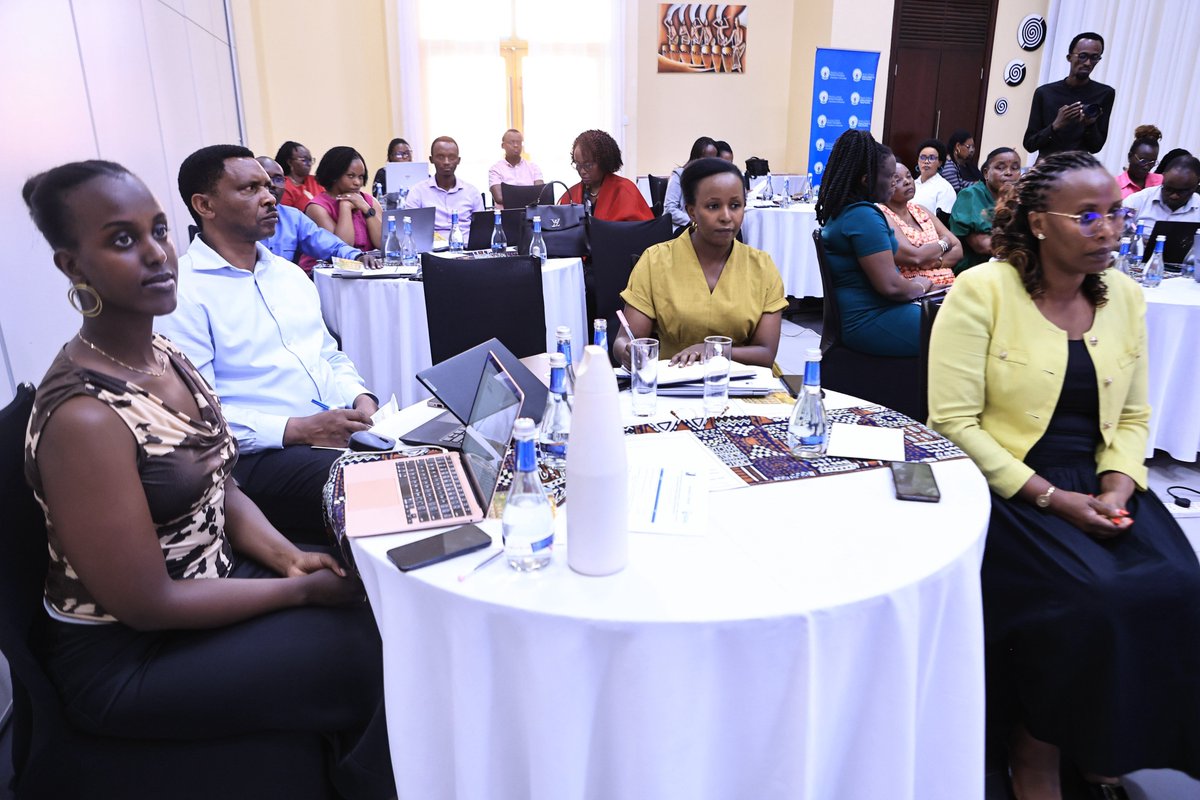 RwandaGender's tweet photo. MIGEPROF met stakeholders to strengthen the implementation of Rwanda's Third National Action Plan on Women,Peace &amp; Security by reviewing progress, addressing coordination challenges, revitalizing governance structures, &amp; agreeing on collective actions to accelerate implementation https://t.co/lQysEHEXmW