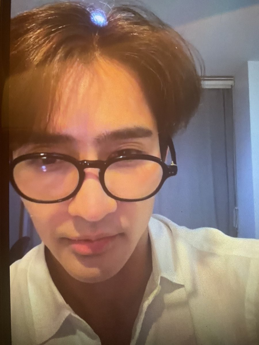 YILOVEY's tweet photo. P’Earth said that he might go visit Mix’s mom tomorrow. 

#เอิร์ทมิกซ์ #EarthMix #Earthpirapat #mixxiw https://t.co/27JkQzPtzh
