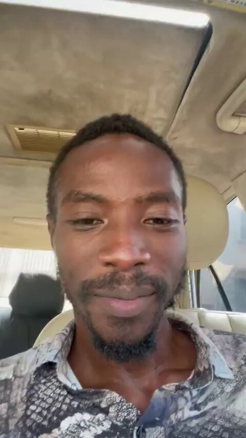Unabombaar's tweet photo. She's still alive and growing strong and beautiful. Can't say the same for these yariba ronu comrades wey disease carry go where dem no know 🤣🤣🤣🤣🤣🤣 https://t.co/ZgPwgJvjx6