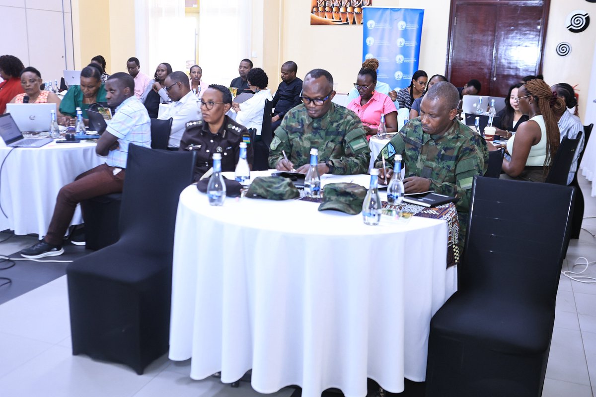 RwandaGender's tweet photo. MIGEPROF met stakeholders to strengthen the implementation of Rwanda's Third National Action Plan on Women,Peace &amp; Security by reviewing progress, addressing coordination challenges, revitalizing governance structures, &amp; agreeing on collective actions to accelerate implementation https://t.co/lQysEHEXmW