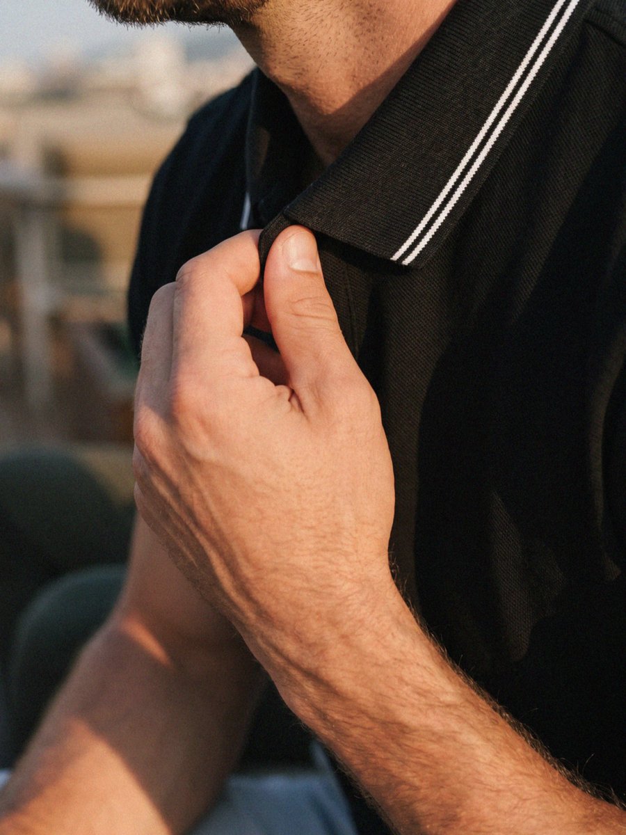 ADCLUBHOUSELA's tweet photo. The fewer decisions you have to make on vacation, the better. 🥃

The Heritage Polo and Precision Pant are ready for the flight, the check-in, and happy hour before you even unpack. https://t.co/ssqYmtA6Jv