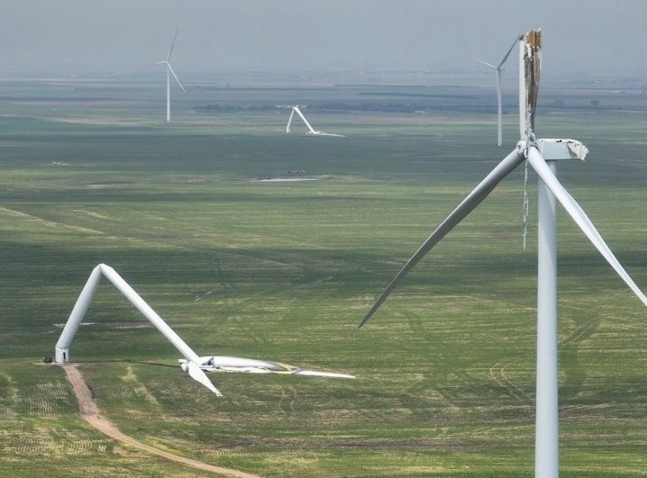 ReganBollweg's tweet photo. This would never happen to a nuclear power plant. https://t.co/uvRWeD7DoG