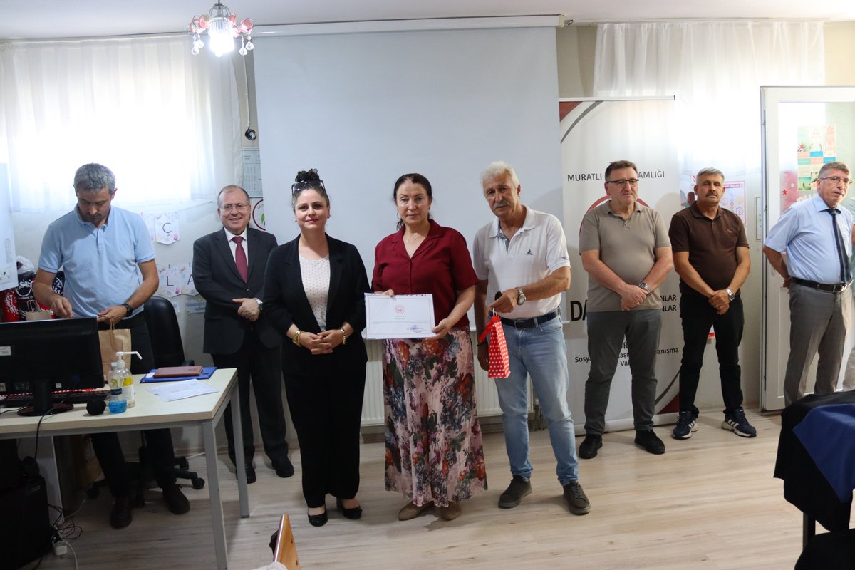 MuratliKAYMKMLK's tweet photo. Sosyal Dayanışma Merkezi (SODAM) 2026 Yılı Kursiyerleri Sertifikalarını Aldı.
30.06.2026 Salı günü Muratlı Sosyal Yardımlaşma ve Dayanışma Vakfı Sosyal Dayanışma Merkezinde (SODAM) gerçekleştirilen törende, Dikiş Kursu Eğitimlerini tamamlayan kursiyerlerimize başarı belgeleri + https://t.co/TtMWP9MlGG