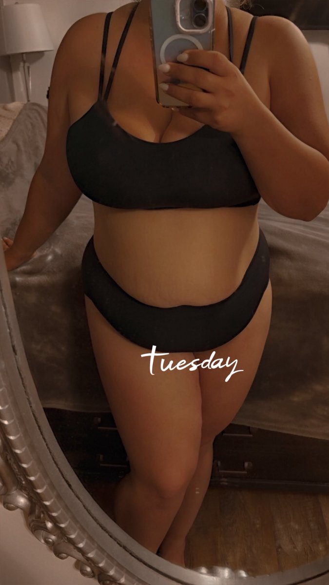 urfav2worshipx's tweet photo. Goodmorning and happy Tummy Tuesday 💋🤭 

Self love is the most beautiful thing I’ve acquired from becoming a domme. https://t.co/e2uF8Wnhxg
