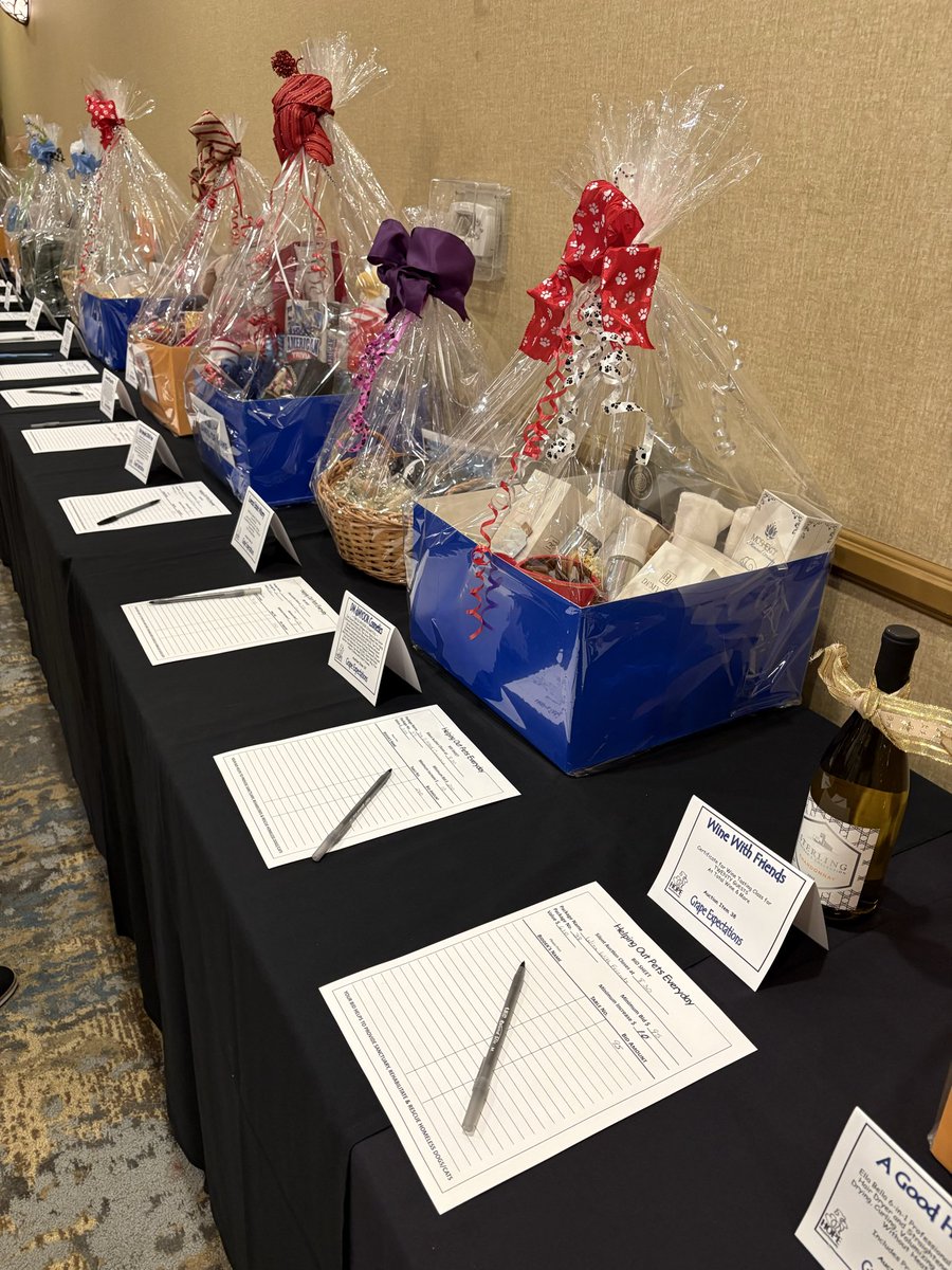 HelpingOutPetsE's tweet photo. 🍇 We HOPE you enjoyed Grape Expectations 🍷 FUNdraiser as much as we did! Grateful for our many generous sponsors, donors, volunteers, DoubleTree Claremont staff &amp; students who helped create such a delicious event! 🐾❤️ #grapeexpectations #hope 

https://t.co/ynK2AJTMPp https://t.co/cBGgqIm4BL