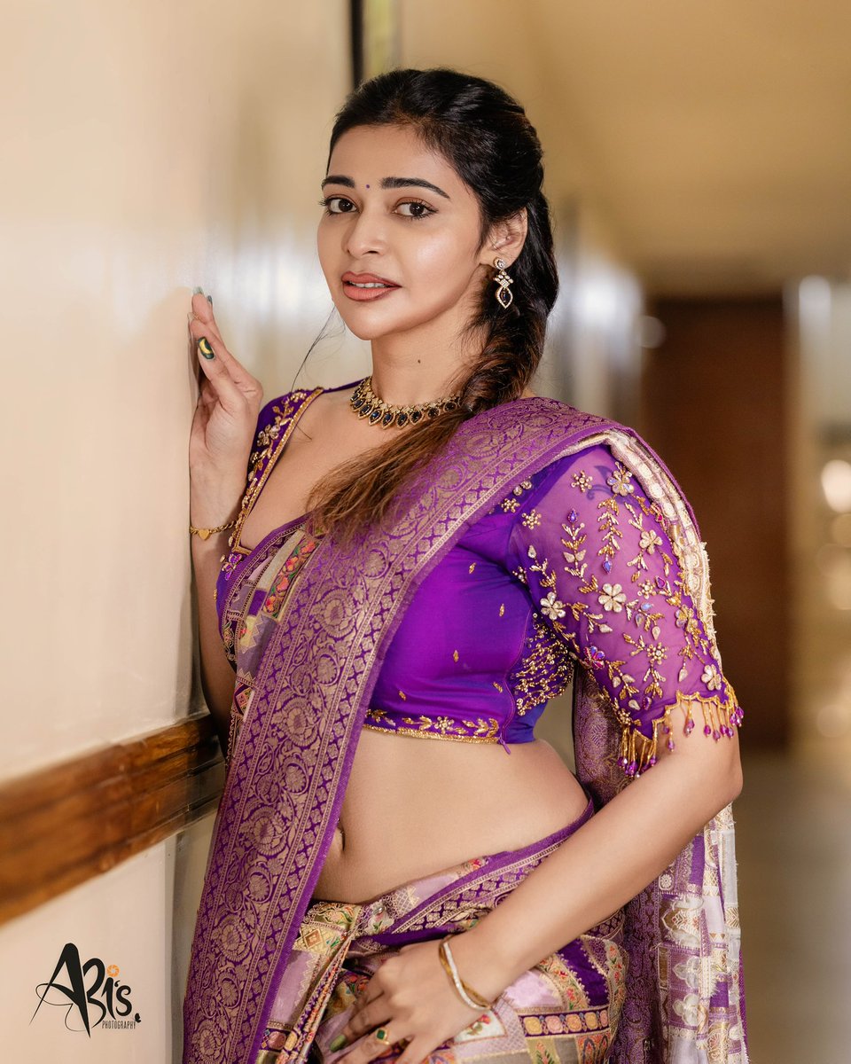 DharshaGupta's tweet photo. 💜உங்களை மாற்றிக்கொள்ளாதீர்கள், நீங்கள் நீங்களாக இருங்கள்; உங்களை உண்மையாக நேசிப்பவர்கள் உங்கள் இயல்பை ஏற்றுக்கொள்வார்கள்💜 https://t.co/ExP3aFPgDQ