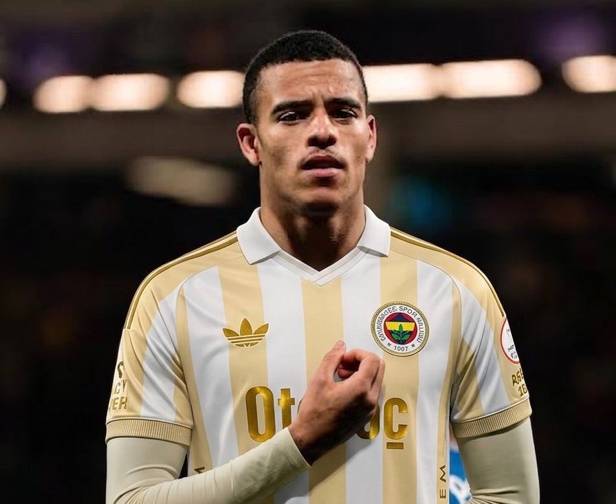 GlarungYedek's tweet photo. Yönetim seçim öncesi 25 hazirana kadar kadronun iskeleti hazır olacak, yaklaşık 5-6 transfer gelmiş olacak dedi gelen tek transfer oldu o da sakatlandı. Taraftar sezona umutla baksın, forma satışlarına akın etsin istiyorsanız bu sese kulak verin. 

👉  #TaraftarGreenwoodİstiyor https://t.co/XbW5XMeltI