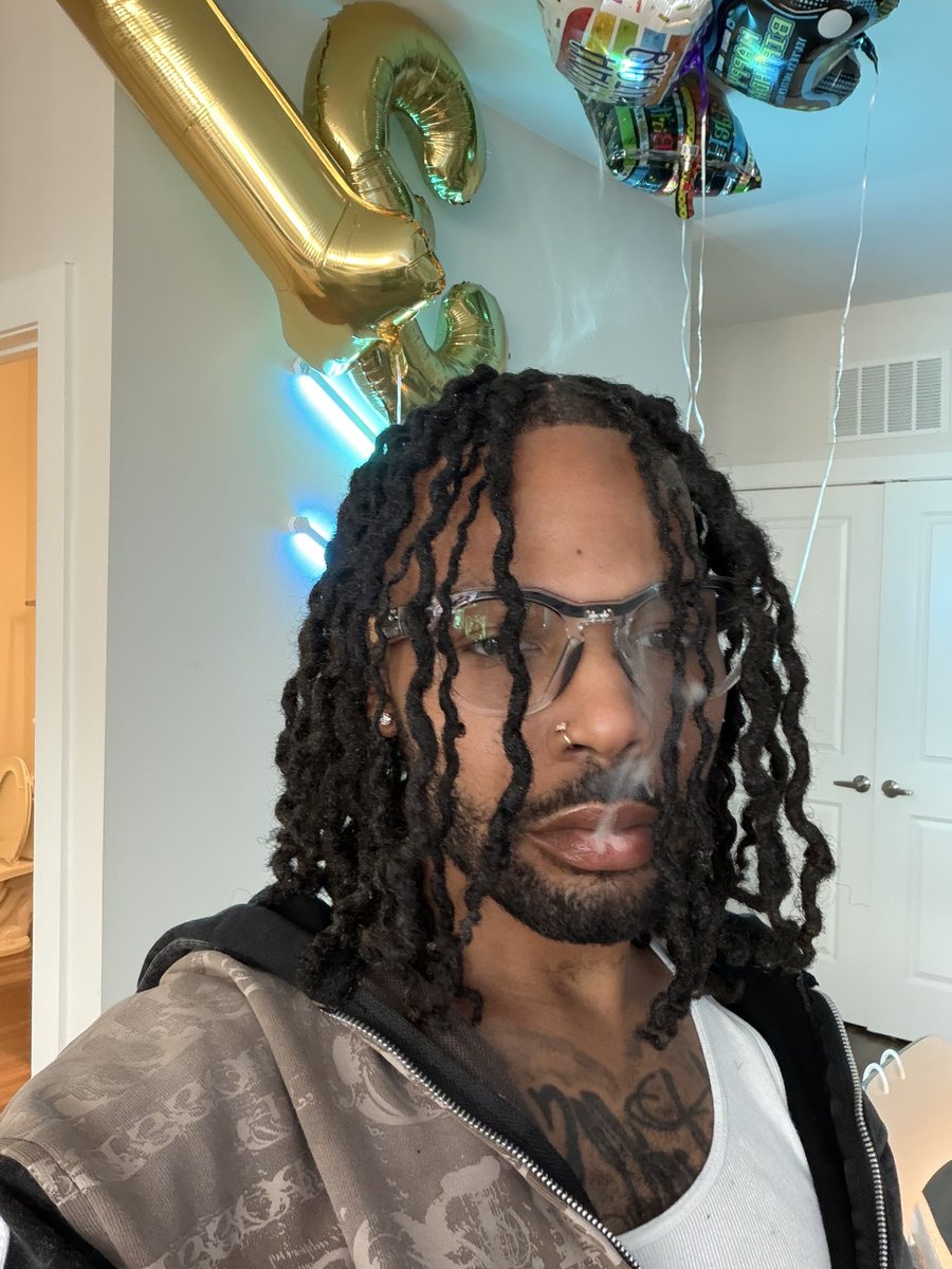 bryanntrill's tweet photo. Face vs THE DICK 😈 I’m back yall . https://t.co/hFGf6Eu1qy