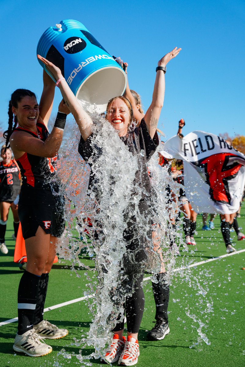 NECsports's tweet photo. 📸 𝟐𝟎𝟐𝟓-𝟐𝟔 𝐍𝐄𝐂 𝐏𝐡𝐨𝐭𝐨𝐬 𝐨𝐟 𝐭𝐡𝐞 𝐘𝐞𝐚𝐫

The moment it happened...we caught it.

#NECPride https://t.co/Vq3P9UujTO