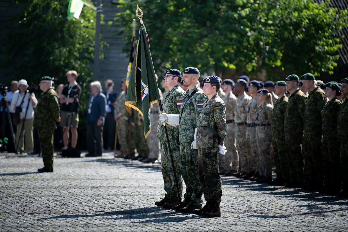NATOpress's tweet photo. The 1 German-Netherlands Corps @1GENLCorps will assume tactical command responsibility for land operations in #Estonia 🇪🇪 &amp; #Latvia 🇱🇻 on 1 July 2026
​
Another example of European Allies stepping up their contributions to #NATO

Press release ➡️ https://t.co/QO8hXXxAeE https://t.co/30YSfr8aHQ