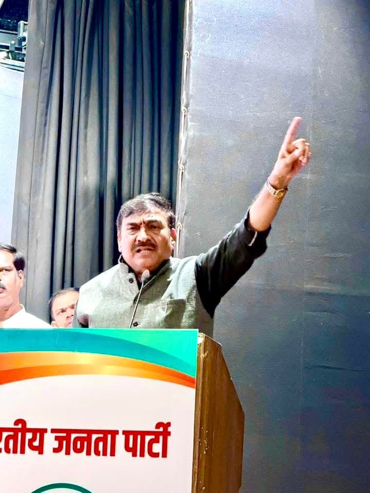 Imshedge's tweet photo. 📍 ग. दि. माडगूळकर सभागृह, निगडी, पिंपरी-चिंचवड | 🗓️ २५ जून २०२६
🇮🇳 "लोकशाही रक्षक पुरस्कार" सोहळ्यात आणीबाणीच्या काळातील लोकशाही सेनानींचा सन्मान करण्यात आला. त्यांच्या त्यागाला कृतज्ञ अभिवादन करत लोकशाही रक्षणाचा संकल्प व्यक्त करण्यात आला.
@ShreeBharatiya @Shatrughnakate https://t.co/g3xxTOUF6H