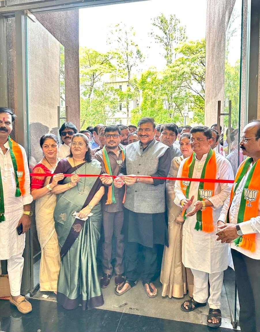 Imshedge's tweet photo. 📍 ग. दि. माडगूळकर सभागृह, निगडी, पिंपरी-चिंचवड | 🗓️ २५ जून २०२६
🇮🇳 "लोकशाही रक्षक पुरस्कार" सोहळ्यात आणीबाणीच्या काळातील लोकशाही सेनानींचा सन्मान करण्यात आला. त्यांच्या त्यागाला कृतज्ञ अभिवादन करत लोकशाही रक्षणाचा संकल्प व्यक्त करण्यात आला.
@ShreeBharatiya @Shatrughnakate https://t.co/g3xxTOUF6H