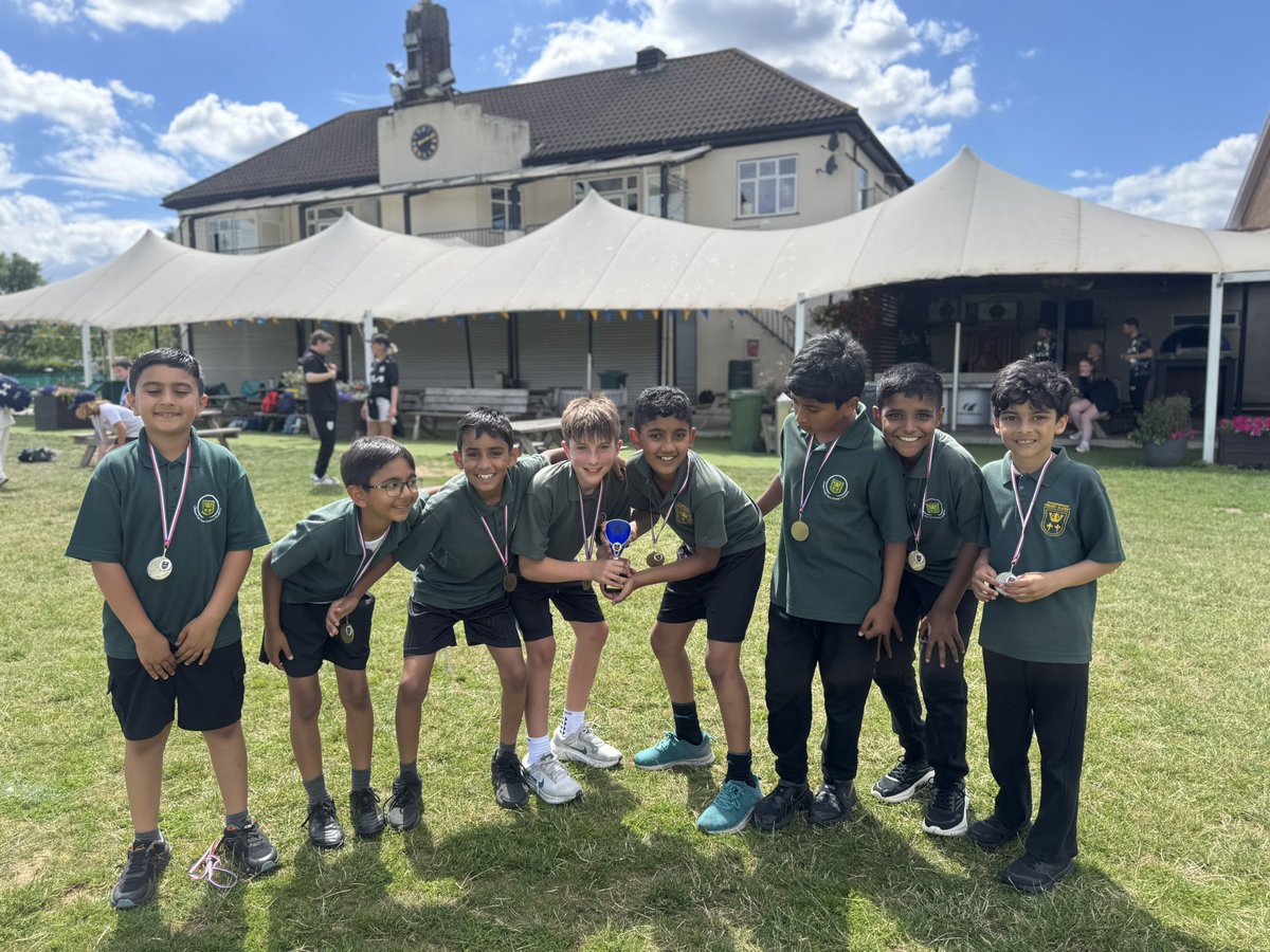 cheamparkfarm's tweet photo. @SurreyCricketFd U10 County Finals Winners 🏆

A fantastic performance today from our Year 5 cricket team as they won the Surrey Cricket County Finals! 

Well done boys we are so proud of you all! 💚

@LEOsports7 https://t.co/xxPZ0H7Uuw