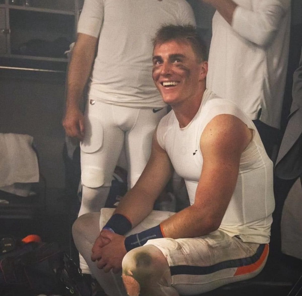 COSportsNut's tweet photo. Bo Nix out here bringing all of the Chargers and Chiefs fans insecurities to light https://t.co/0FVutGUYkh