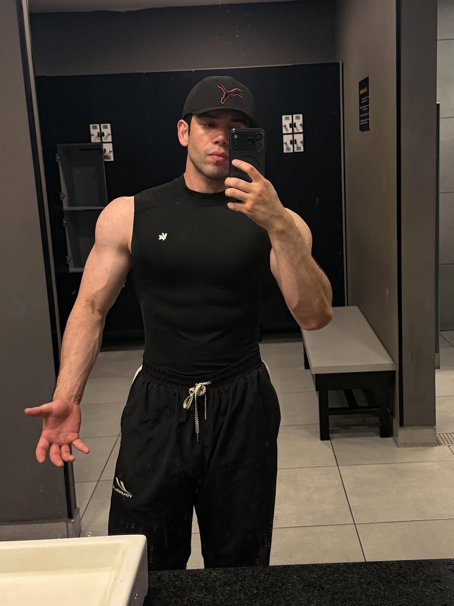MasterBryaxm4's tweet photo. It's Tribute Tuesday, which means it’s time to drop to your knees, drain your wallet, and retweet your obedience for the world to see. Show everyone who owns you.

#findom #paypig #cashmaster #cashslave https://t.co/fuXMSKdoRD