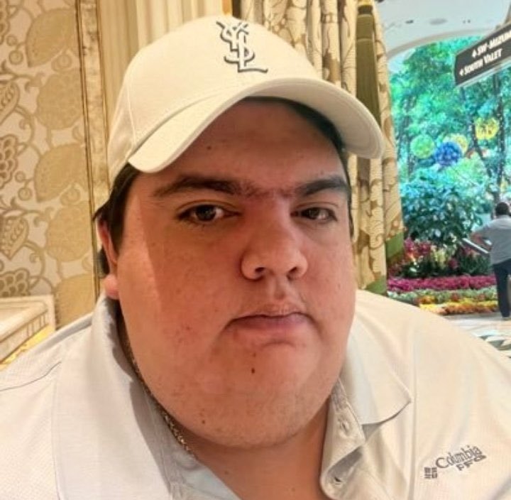 Turroncito10's tweet photo. @PauloChavira Jaajaj con esa cara lo único que ofendes son mis ojos https://t.co/cuQEtHwPy1