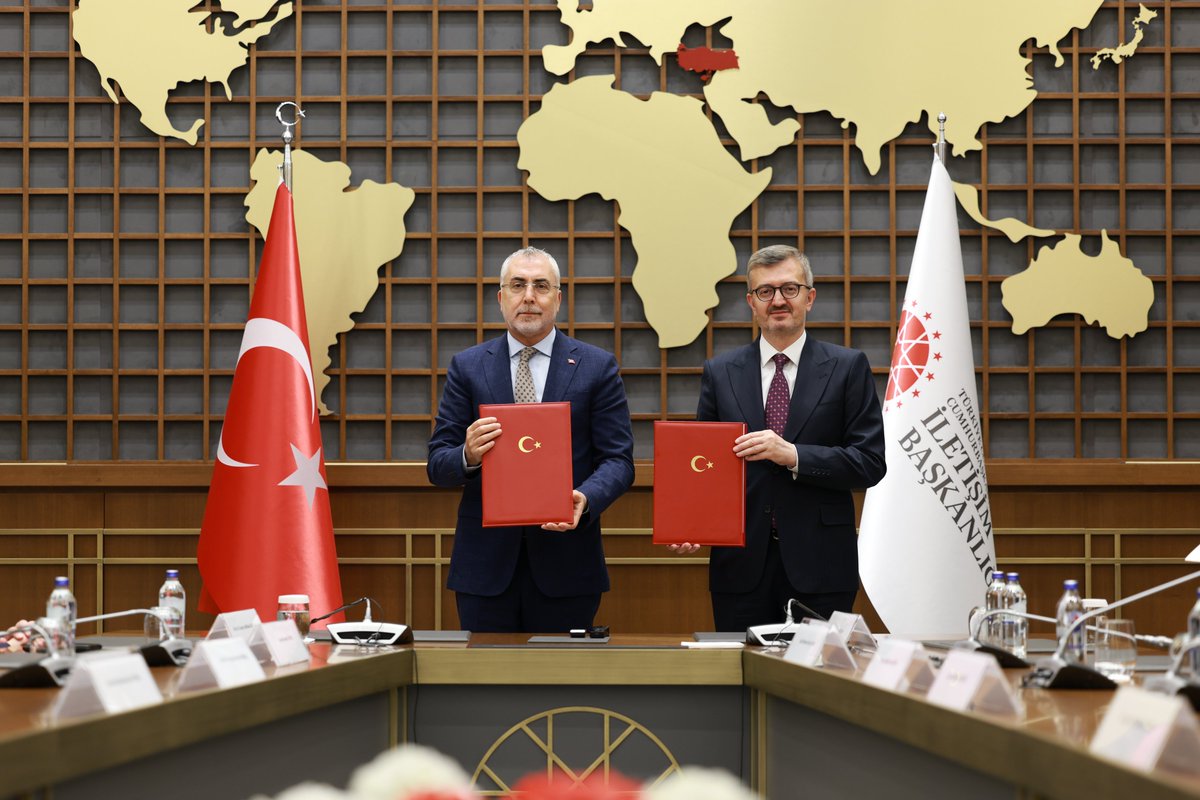 basinilankurumu's tweet photo. Kurumumuz ile İŞKUR arasında basın sektörünün nitelikli iş gücü ihtiyacını karşılamak ve sektöre istihdam sağlamak amacıyla  “Aktif İşgücü Hizmetleri İş Birliği Protokolü” imzalandı.

Protokol kapsamında;

⁠📌 1075 basın işletmesine istihdam, eğitim ve iş gücü desteği sağlanacak,
📌 Gazeteler ve internet haber sitelerinde işbaşı eğitim programları düzenlenecek,
📌 ⁠Katılımcılara İŞKUR tarafından 9 ay boyunca net asgari ücret tutarında ödeme yapılacak,
📌 ⁠Basın kuruluşları, katılımcıları program süresinin en az 2 katı kadar istihdam edecek.

Haber için;

🔗 https://t.co/GvbvFnJWj0