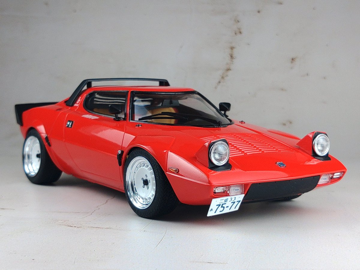 apUG0gTlEgDDaNv's tweet photo. #2mmunari
ハセガワ1/24 
ランチア ストラトス HF ストラダーレ完成！

タイヤとホイールを換えて車高を調整した以外はほぼキットのままです。

ボディカラーはクレオスの缶スプレーのシャインレッド。

(↓続く) https://t.co/ZHfOS6084A
