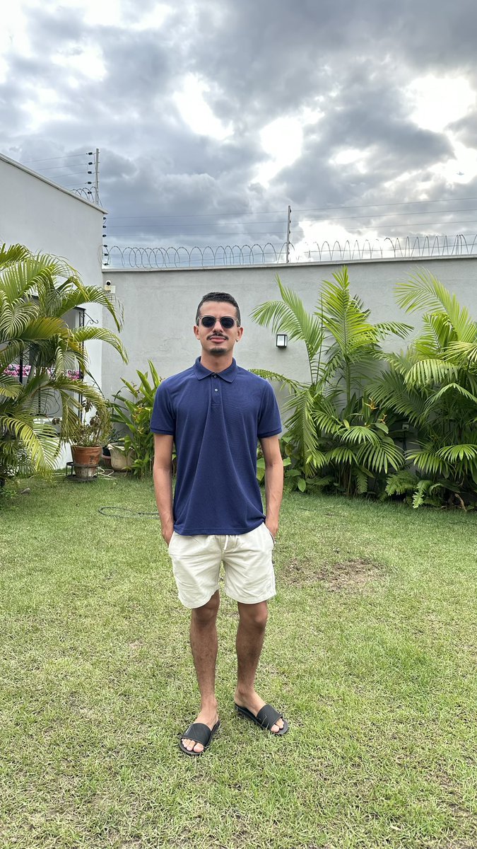 Edsonvinni's tweet photo. Arrasta pro lado pra ver que eu também sei sorrir. 😂➡️ https://t.co/pG8MAntsjK